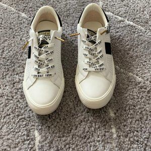VINTAGE HAVANA SNEAKER- BRAND NEW